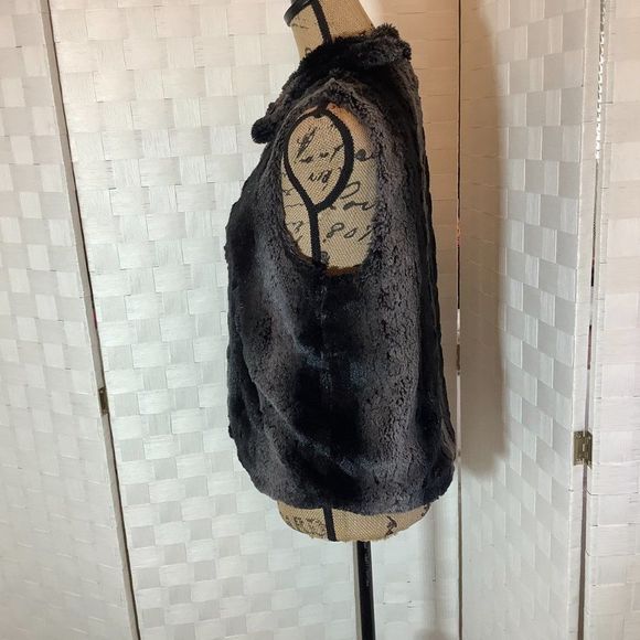 betsey johnson fur vest size small - Picture 6 of 8